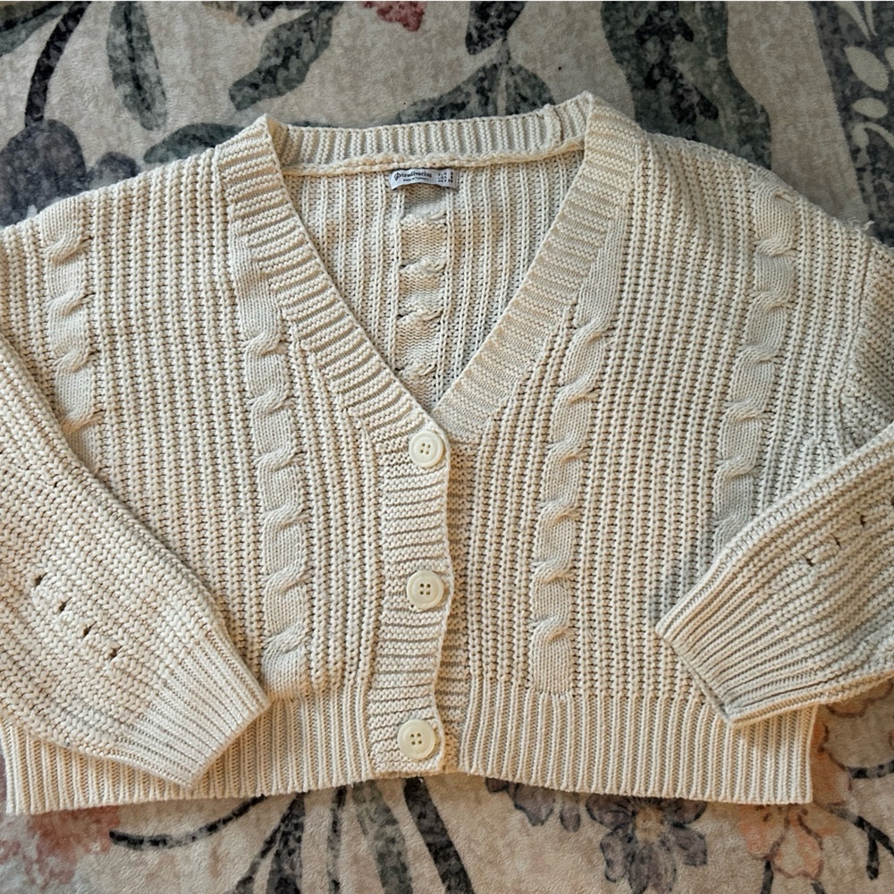 Chunky Slouchy Fit Cropped Cable Knit V-Neck Cardigan Sweater - Cream